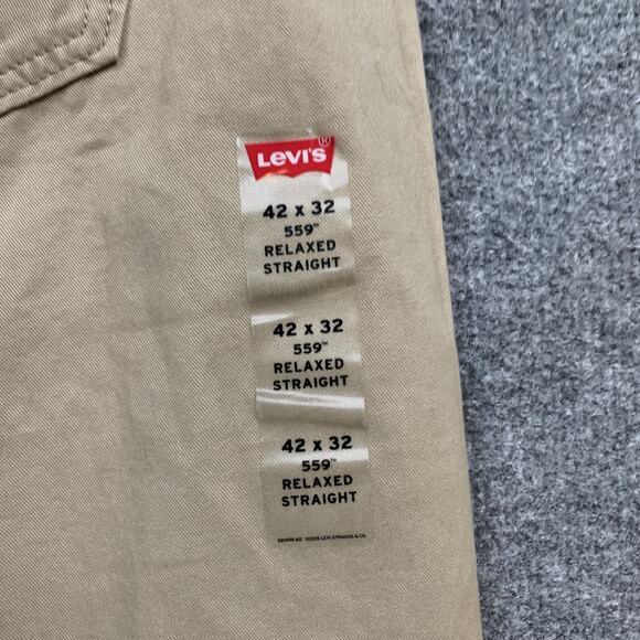 Levis Pants Men 42 Beige Cotton 559 Relaxed Fit Straight Leg Travel Work Chino - Picture 11 of 16
